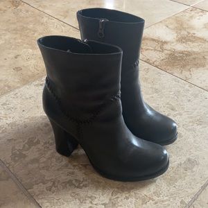 Kork-Ease Vallery Gray Stitch Leather Boots